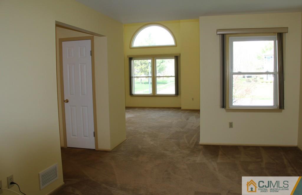 66 Rohill Road Hillsborough, NJ 08844 - Photo 14 of 25 Gallery Image 14