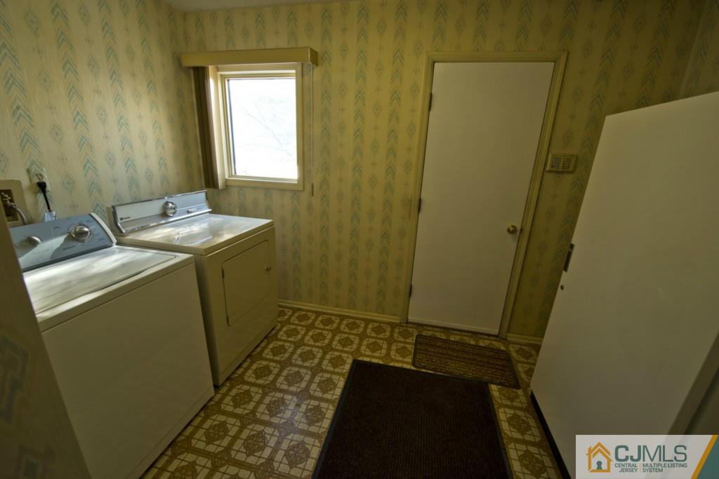 66 Rohill Road Hillsborough, NJ 08844 - Photo 16 of 25 Gallery Image 16