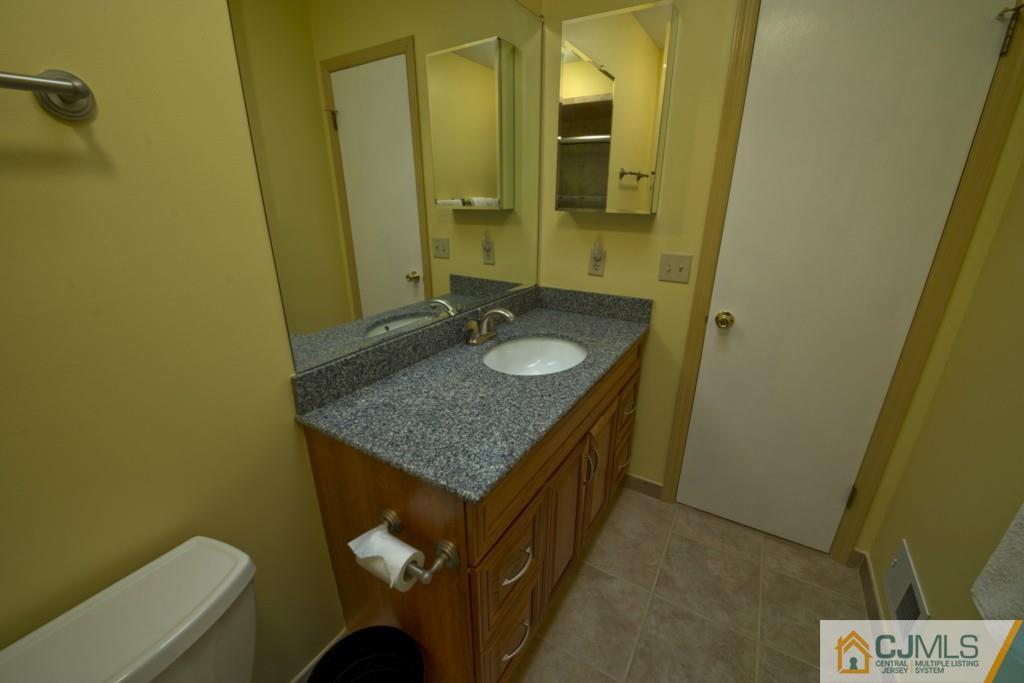 66 Rohill Road Hillsborough, NJ 08844 - Photo 20 of 25 Gallery Image 20
