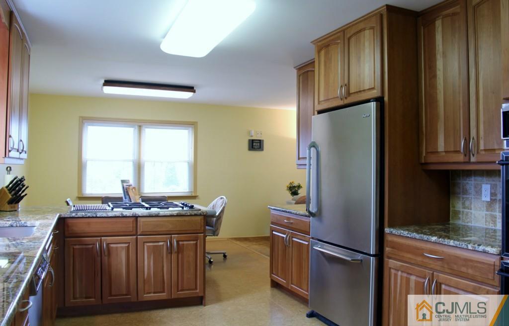 66 Rohill Road Hillsborough, NJ 08844 - Photo 5 of 25 Gallery Image 5