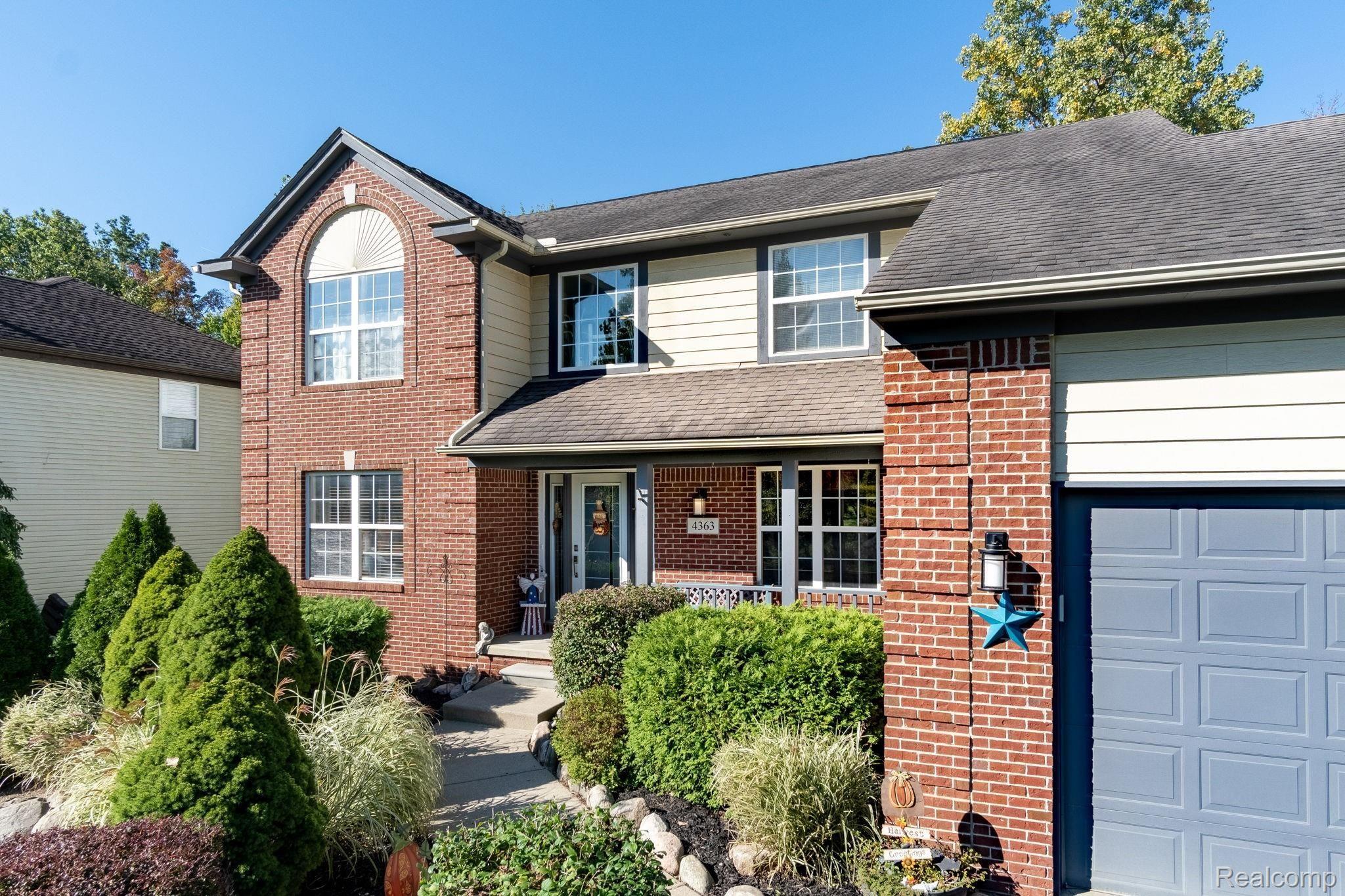 4363 Rohr Road Waterford, MI 48329 - Photo 2 of 40 4-web-or-mls-4363-Rohr-Rd-4.jpg