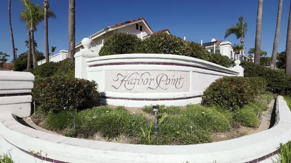 $5,800,000 | 19 Harbor Pointe Drive, Corona del Mar, CA 92625