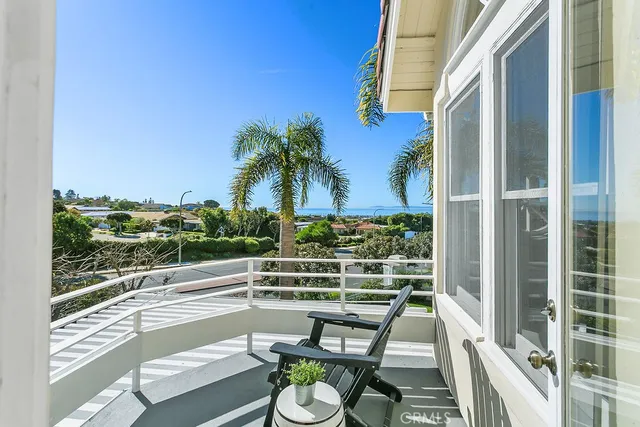 $5,999,000 | 19 Harbor Pointe Drive, Corona del Mar, CA 92625