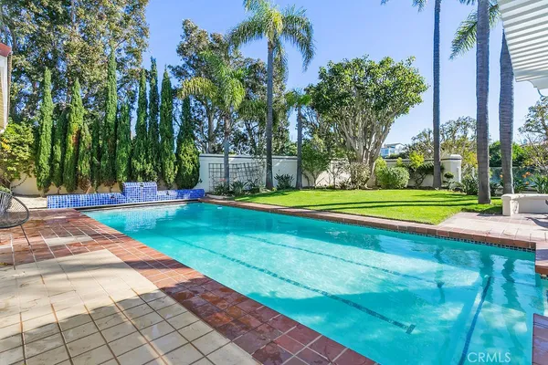 $5,800,000 | 19 Harbor Pointe Drive, Corona del Mar, CA 92625