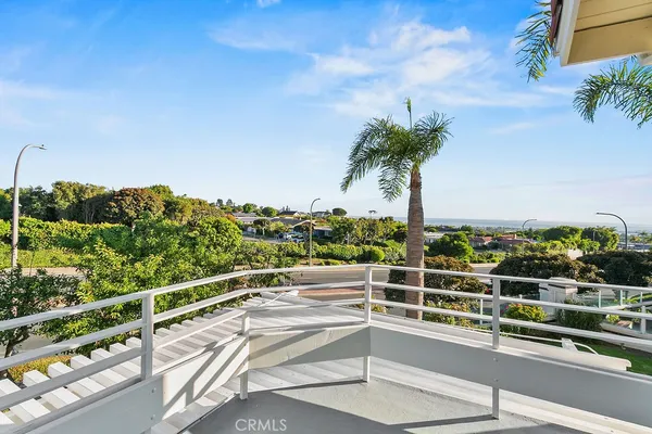 $5,800,000 | 19 Harbor Pointe Drive, Corona del Mar, CA 92625