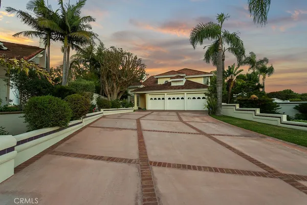 $5,800,000 | 19 Harbor Pointe Drive, Corona del Mar, CA 92625