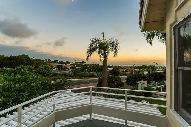 $5,999,000 | 19 Harbor Pointe Drive, Corona del Mar, CA 92625