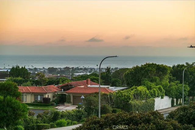 $5,999,000 | 19 Harbor Pointe Drive, Corona del Mar, CA 92625