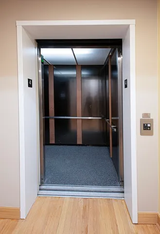 $2,800 | 140 Main Street, Unit 3, Northampton, MA 01060