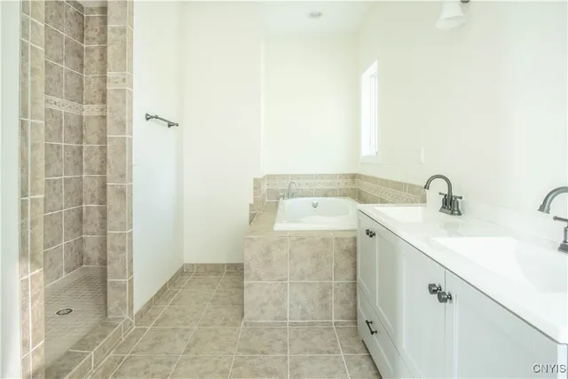 $689,900 | 27787 County Route 179, Chaumont, NY 13622