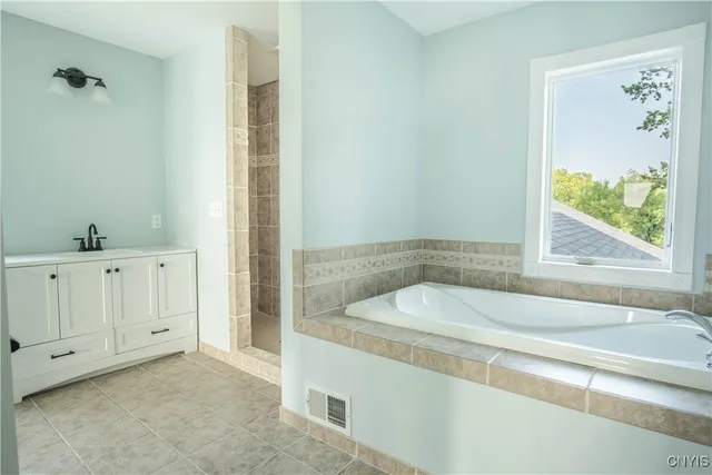 $689,900 | 27787 County Route 179, Chaumont, NY 13622