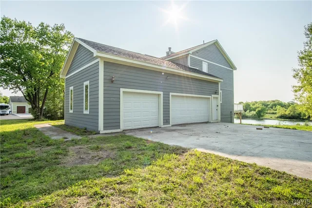 $689,900 | 27787 County Route 179, Chaumont, NY 13622