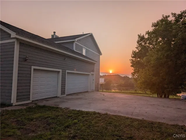 $689,900 | 27787 County Route 179, Chaumont, NY 13622