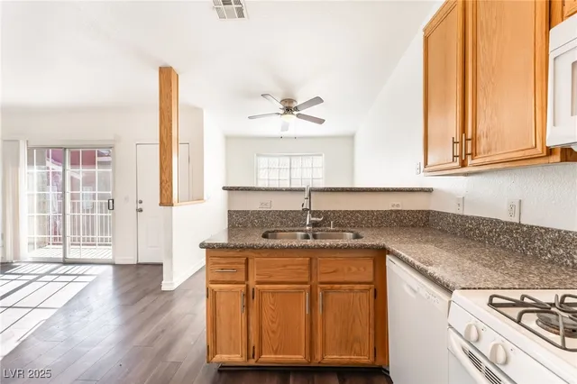 $1,599 | 4730 East Craig Road, Unit 2061, Las Vegas, NV 89115