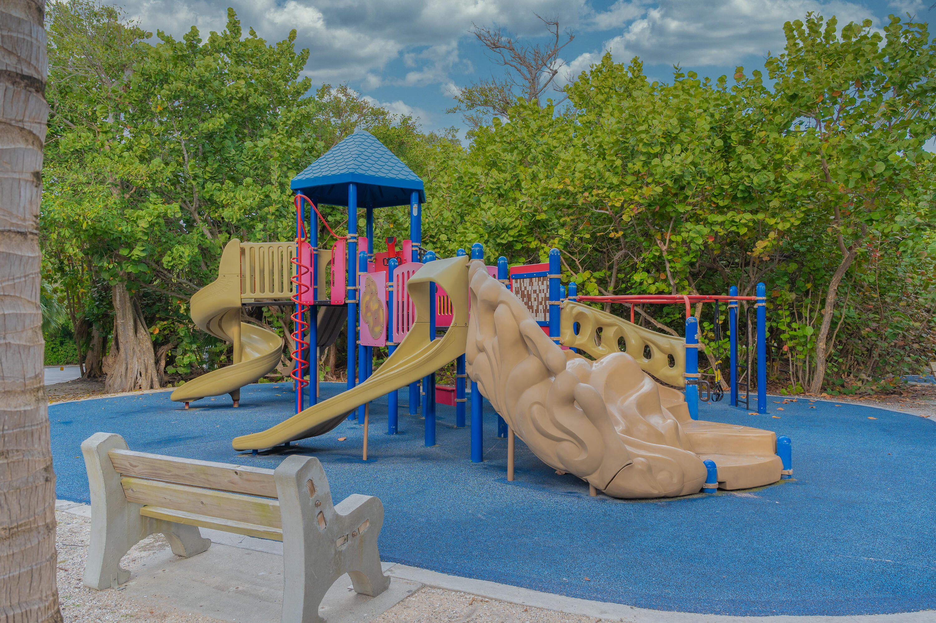 1200 South Ocean Boulevard, Unit 11D Boca Raton, FL 33432 - Photo 34 of 45 TOT LOT area