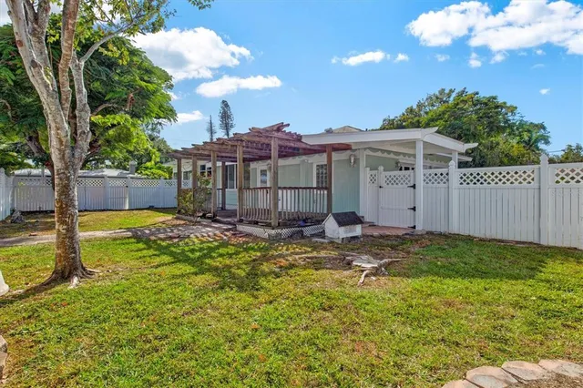 $435,900 | 2720 4th Avenue West, Bradenton, FL 34205