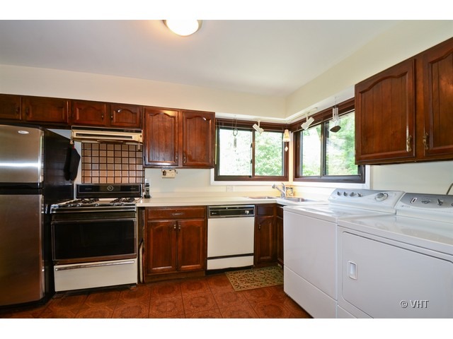 605 Long Road Glenview, IL 60025 - Photo 3 of 13
