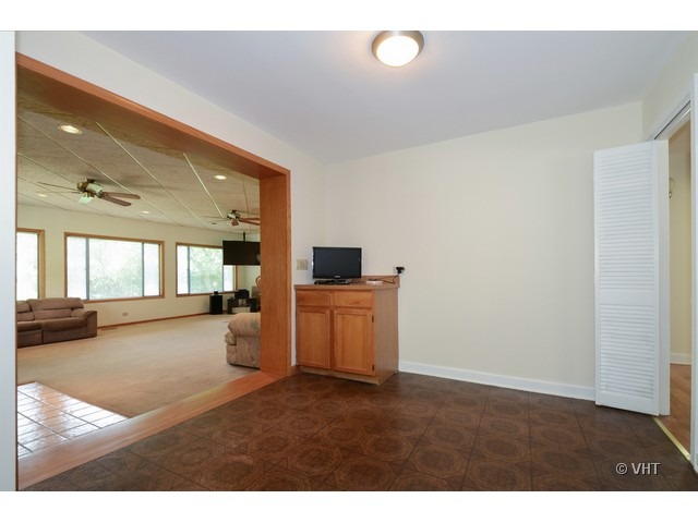 605 Long Road Glenview, IL 60025 - Photo 4 of 13