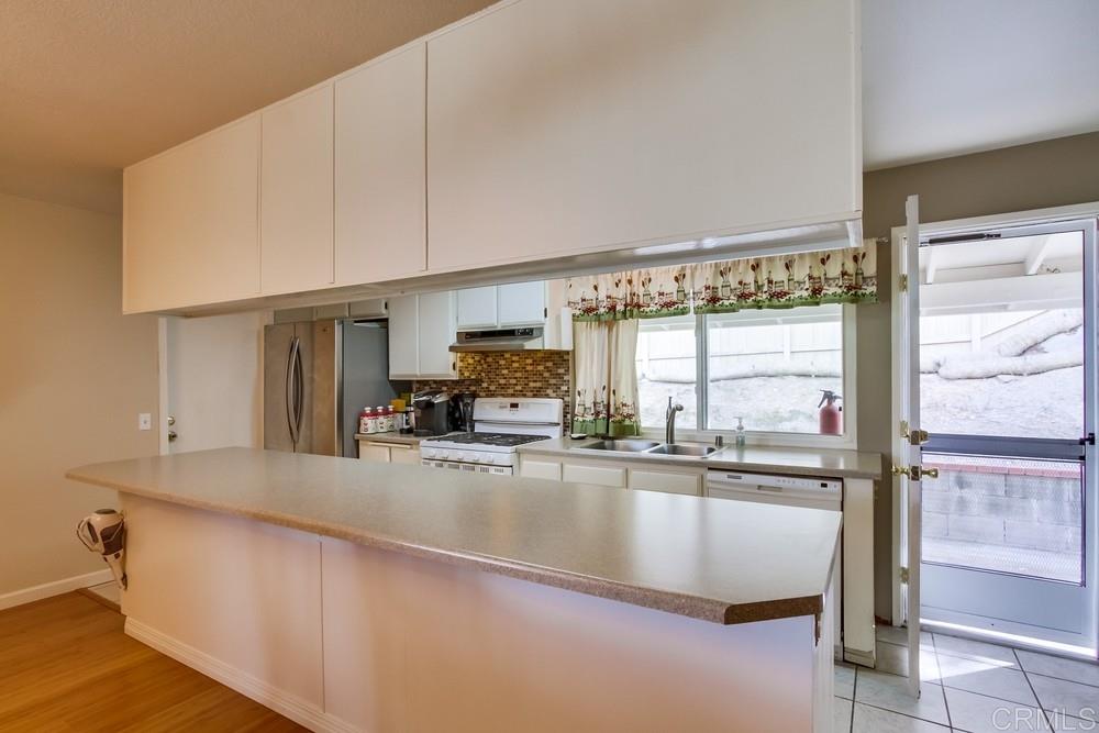 13704 Pomerado Road Poway, CA 92064 - Photo 8 of 25 Gallery Image 8