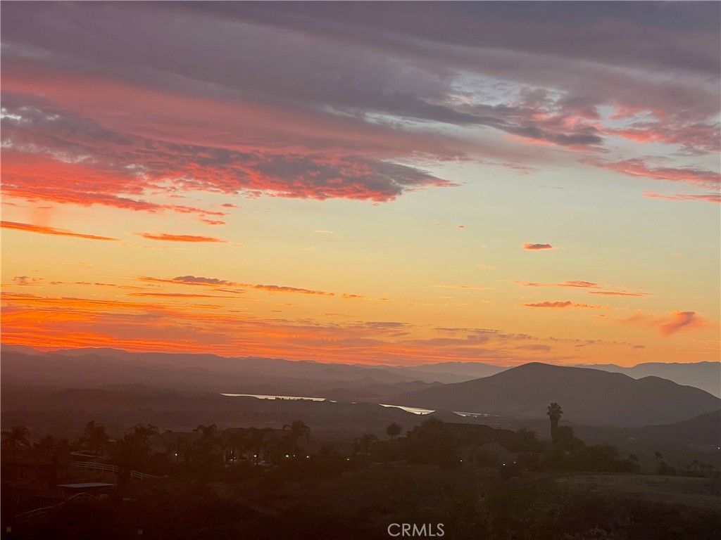38975 Loftus Lane Temecula, CA 92592 - Photo 7 of 32 a view of an ocean