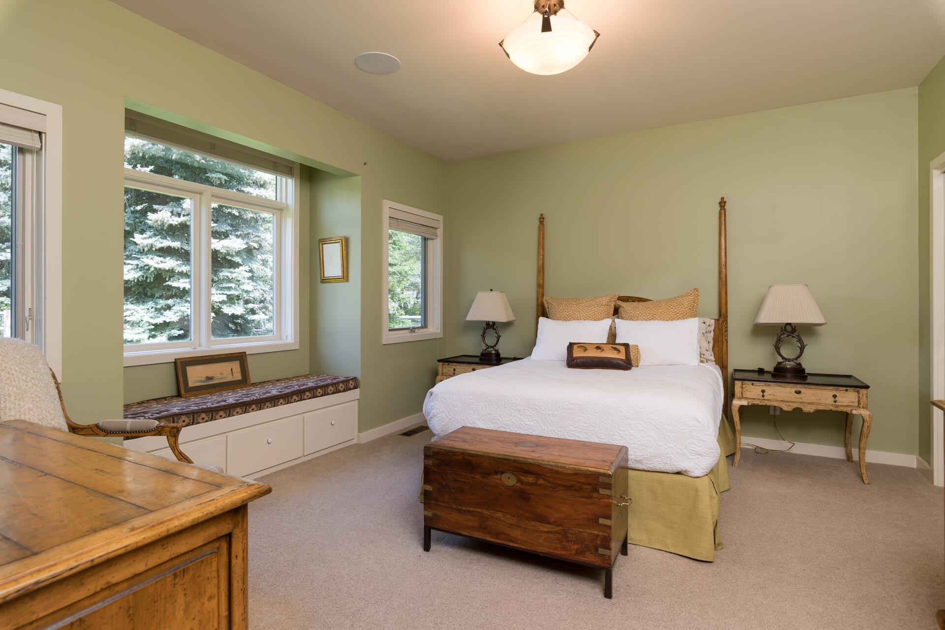 102 Willow Road Blaine County, ID 83333 - Photo 16 of 38 3rd bedroom and window seat