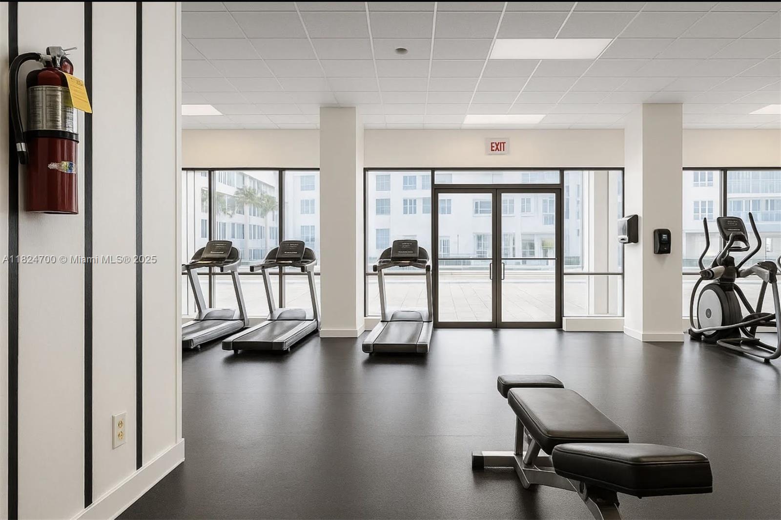 2750 Northeast 183rd Street, Unit 2103 Aventura, FL 33160 - Photo 25 of 30