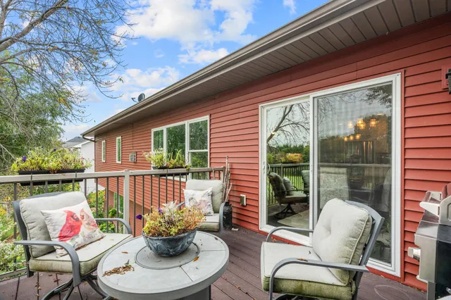 $565,000 | 1031 Homestead Drive, Jordan, MN 55352