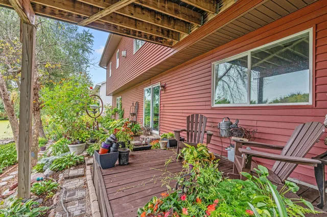 $565,000 | 1031 Homestead Drive, Jordan, MN 55352