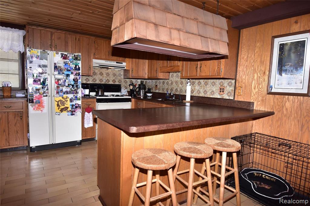 9421 Anne Street Pinckney, MI 48169 - Photo 4 of 26