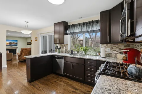 $495,000 | 774 Yosemite Trail, Roselle, IL 60172