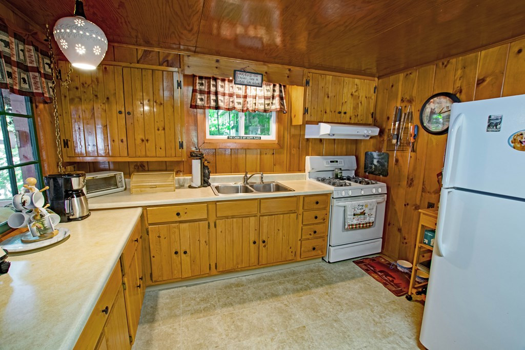 491 Hollywood Road Old Forge, NY 13420 - Photo 12 of 18 Gallery Image 12