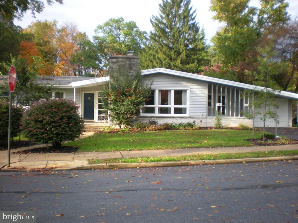 123 West End Avenue Lititz, PA 17543 - Photo 1 of 7