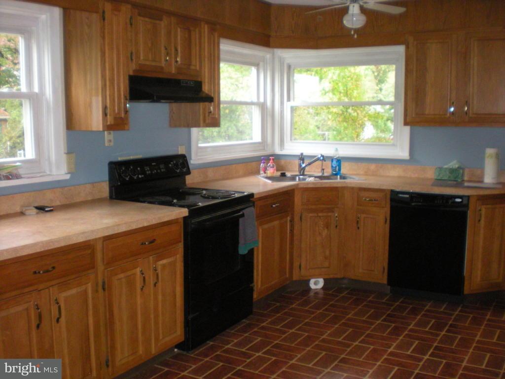 123 West End Avenue Lititz, PA 17543 - Photo 4 of 7