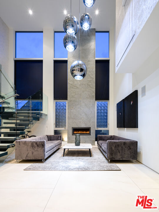 6660 Colgate Avenue Los Angeles, CA 90048 - Photo 5 of 32 Gallery Image 5