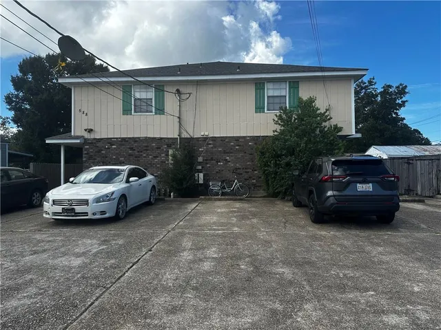 $1,400 | 588 Oak Avenue, Unit B, Harahan, LA 70123