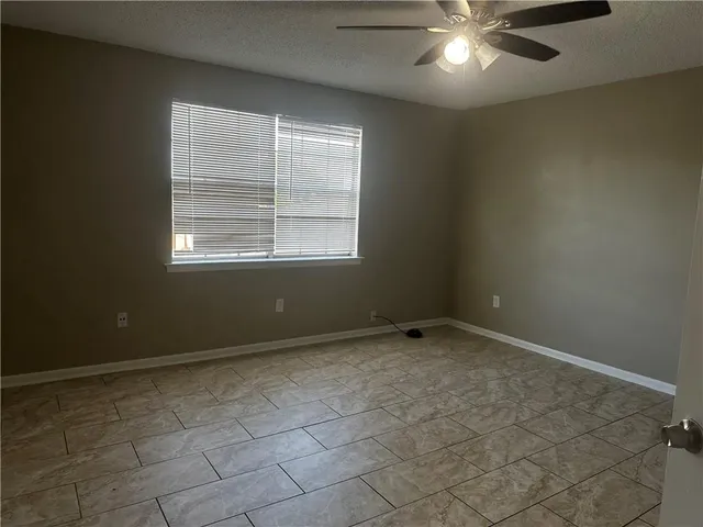 $1,400 | 588 Oak Avenue, Unit B, Harahan, LA 70123