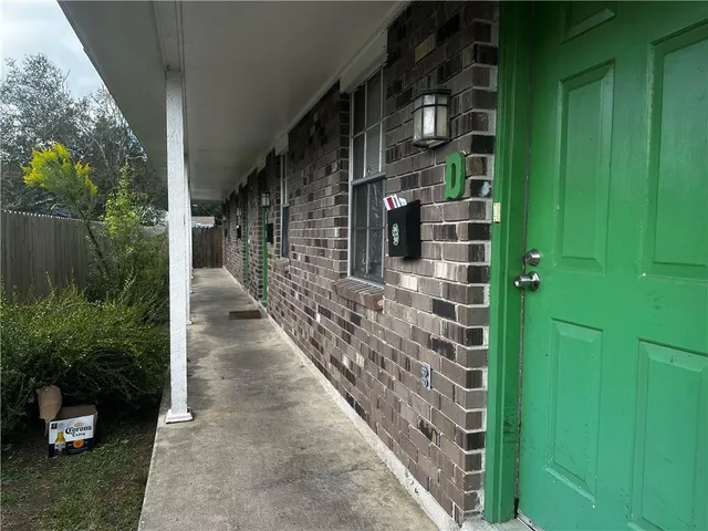 $1,400 | 588 Oak Avenue, Unit B, Harahan, LA 70123