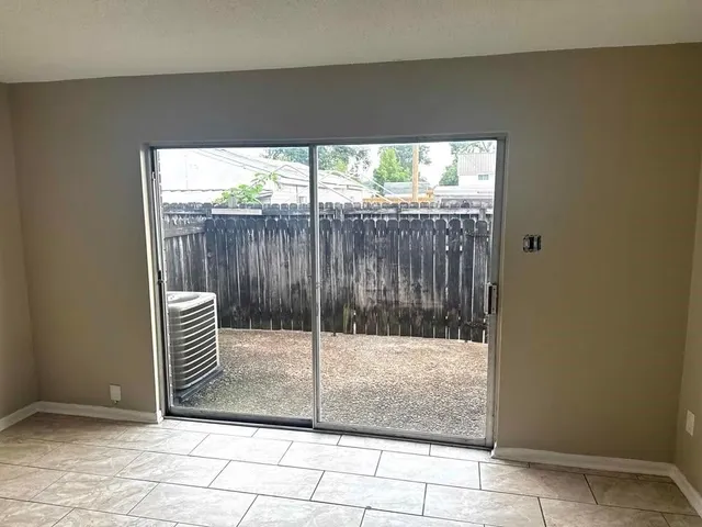 $1,400 | 588 Oak Avenue, Unit B, Harahan, LA 70123