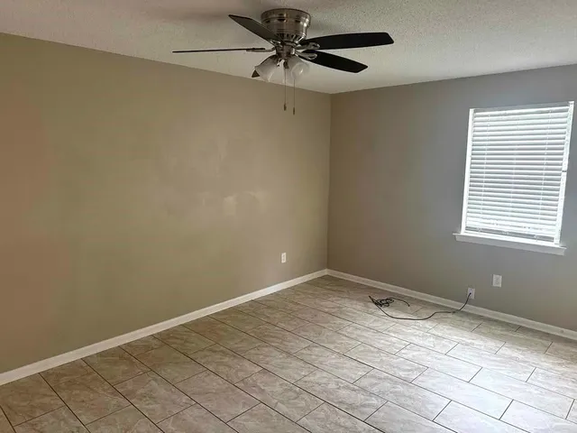 $1,400 | 588 Oak Avenue, Unit B, Harahan, LA 70123