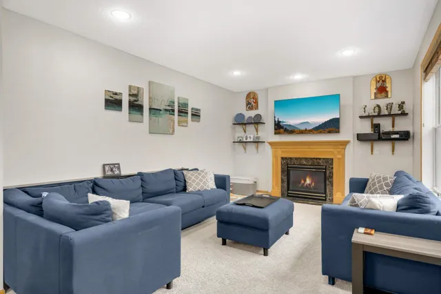 $3,650 | 14009 52nd Avenue North, Plymouth, MN 55446