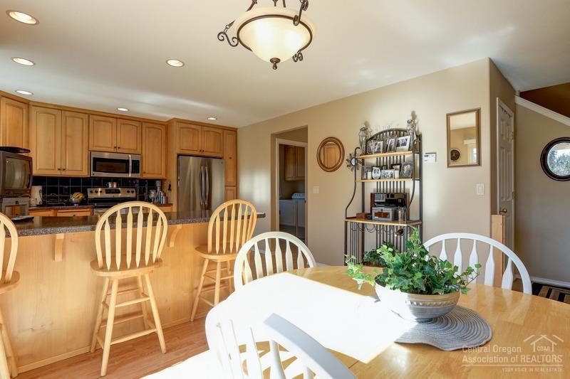 20555 Rolen Avenue Bend, OR 97702 - Photo 7 of 25 Additional Photo