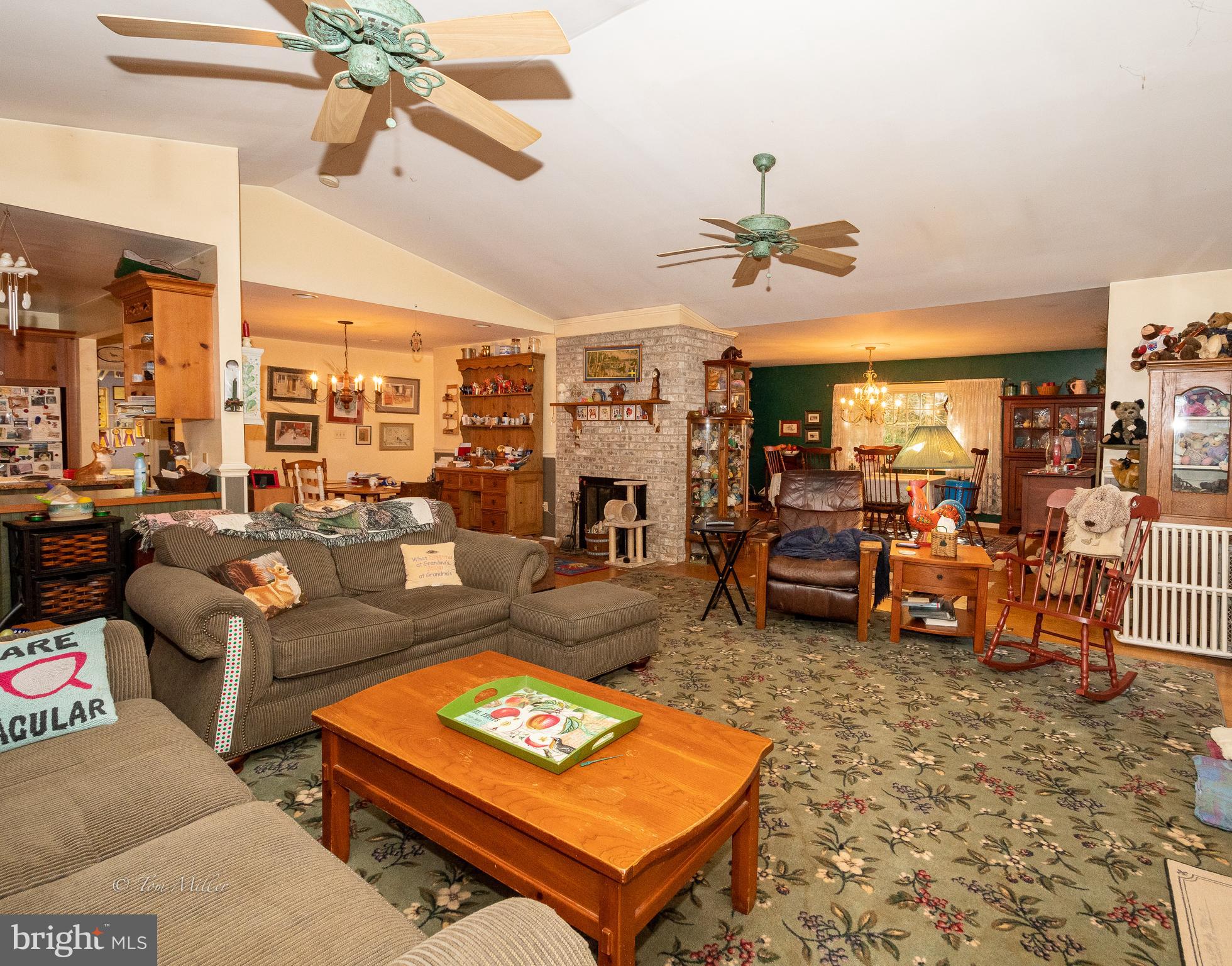 2744 Greene Road Baldwin, MD 21013 - Photo 14 of 32 Great Room!