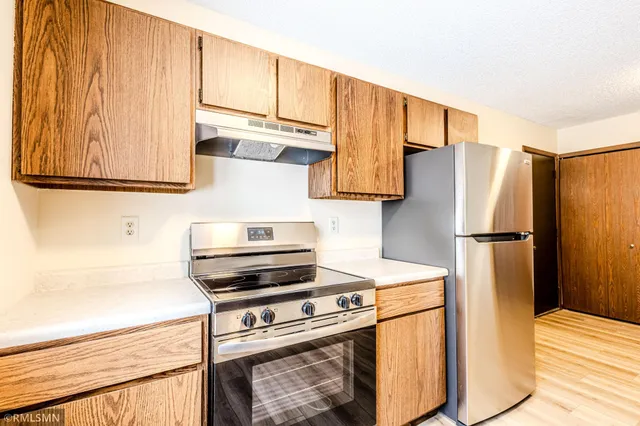 $149,500 | 6631 84th Court North, Brooklyn Park, MN 55445