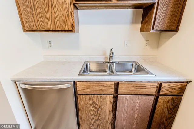 $145,000 | 6631 84th Court North, Brooklyn Park, MN 55445