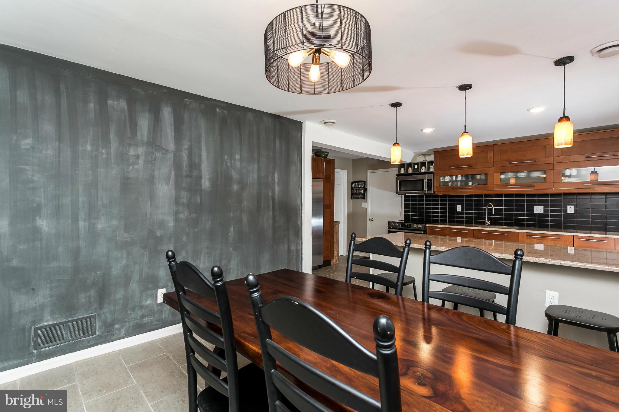 1109 Valewood Road Baltimore, MD 21286 - Photo 6 of 30 Eat in Dining area