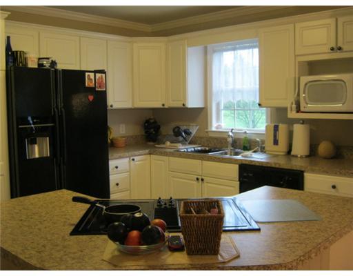 239 West Jefferson Road Butler, PA 16002 - Photo 4 of 10 Kitchen.