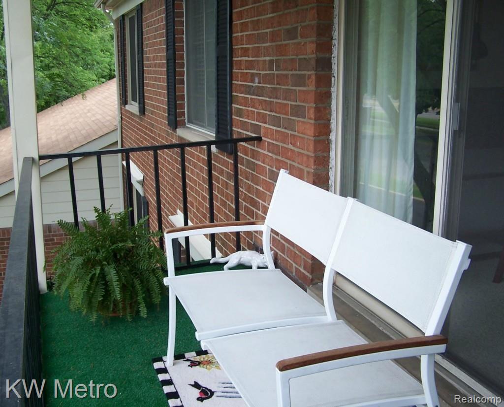 29628 Middlebelt Road, Unit 2701 Farmington, MI 48334 - Photo 11 of 15 balcony.jpg