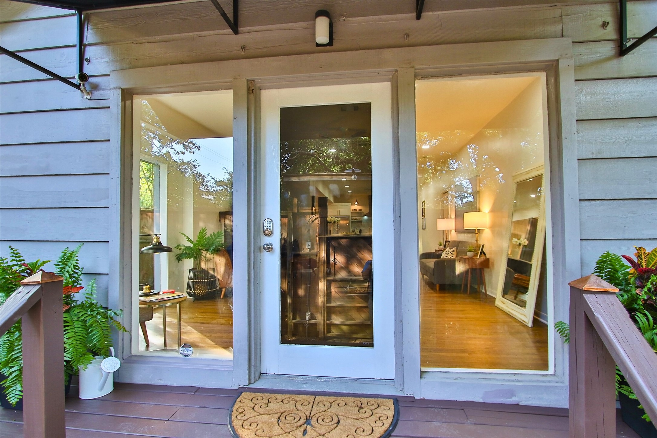 1818 Haver Street Houston, TX 77006 - Photo 2 of 28 a view of front door