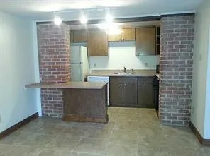 $1,095 | 3116 Prytania Street, Unit 2, New Orleans, LA 70115