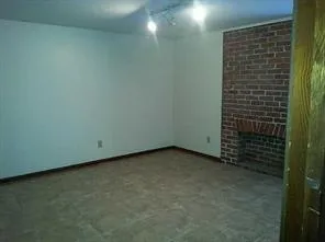 $1,095 | 3116 Prytania Street, Unit 2, New Orleans, LA 70115